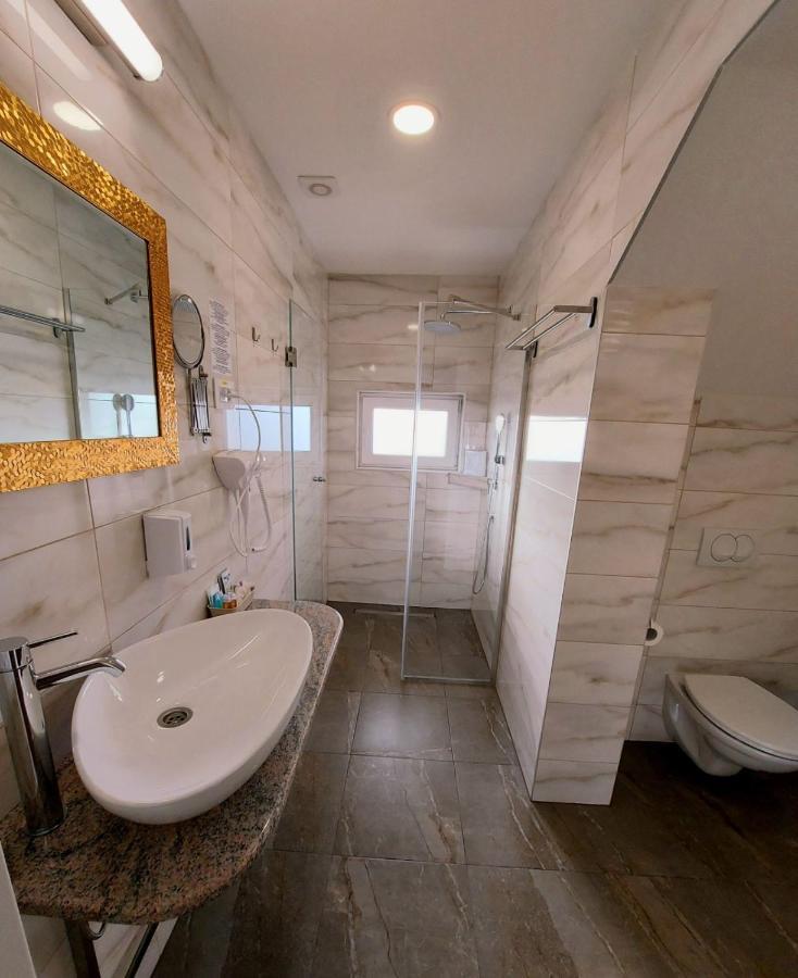 Papuli Rooms 4U Senta Екстериор снимка