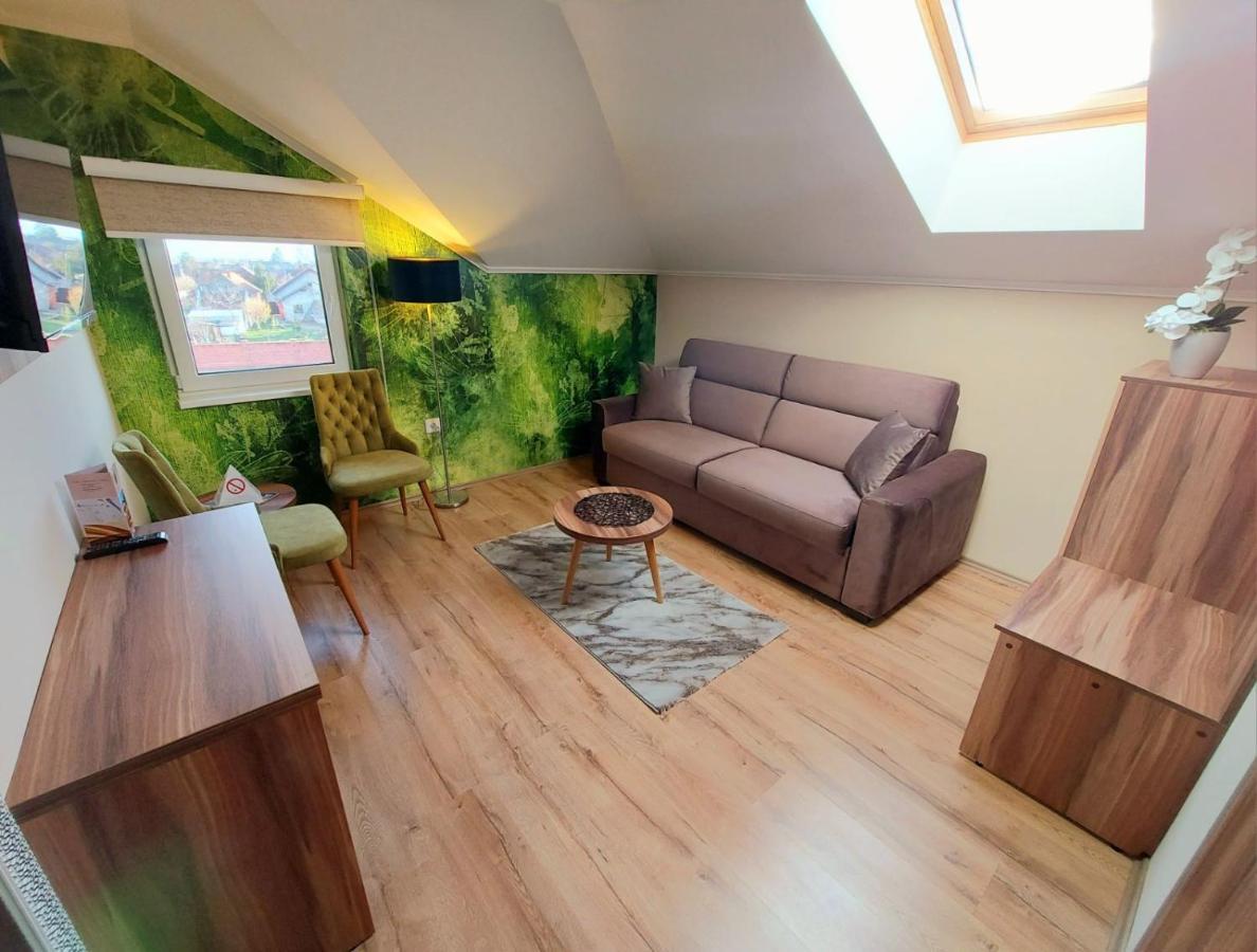 Papuli Rooms 4U Senta Екстериор снимка